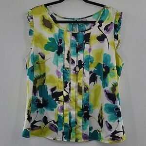 3 For$20 Worthington White Top w/ Multi color design size NA looks like a Large